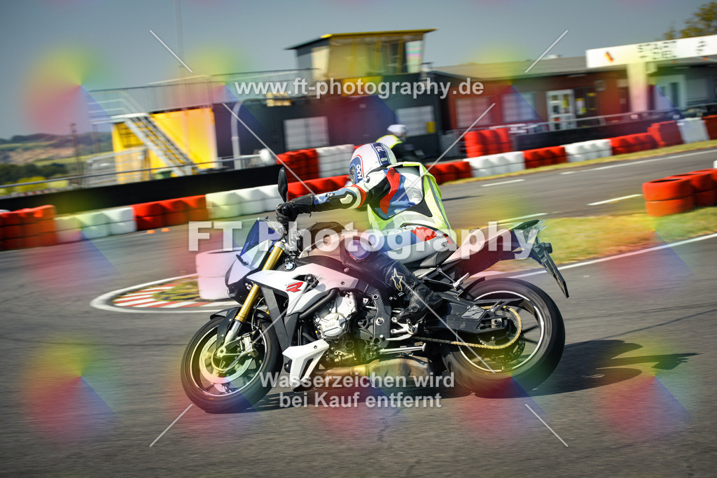 OBK_Mai_Martina_Markus-10558 | Hier findet Ihr Bilder von Touristenfahrten auf der Nürburgring Nordschleife oder von anderen Veranstaltungen die ich besucht habe. Viel Spass beim Durch Schauen 