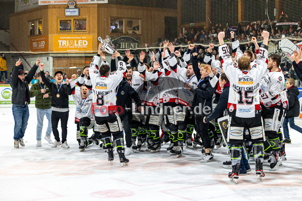 Spiel 3 Finale TSV Peißenberg Miners vs EHC Königsbrunn | Eishockey Bayernliga Playoffs 2023/2024, Spiel 3 Finale TSV Peißenberg Miners vs EHC Königsbrunn, 20240328,
Bayerischer Meister,
2024-03-28 in Peißenberg (Eisstadion)

Copyright: WolfgangxLindner foto-lindner.de