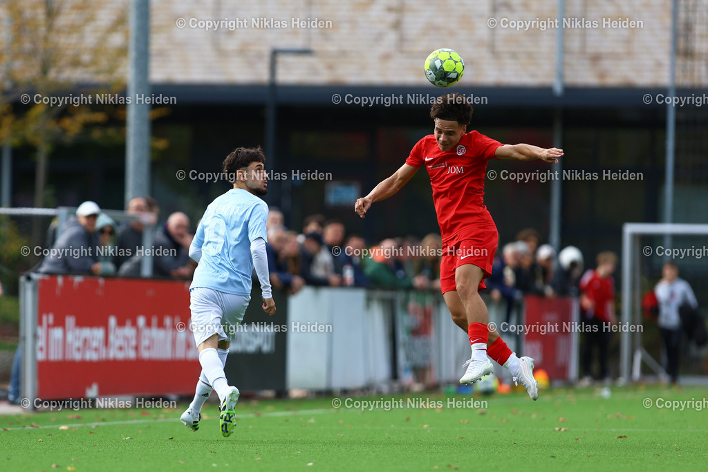 NH_EimsbüttelerTVU19_Altona93U19_RegionalligaNord_11102025 | #25 Lennox Charles Akeem Kirstan (Eimsbütteler TV U19), #9 Adar Atli (Altona 93 U19)Fußball I Junioren I A-Junioren Regionalliga Nord I Saison 2025-2026  I 7. Spieltag I Eimsbütteler TV U19 - Altona 93 I 11.10.2025 I Sportzentrum Hoheluft