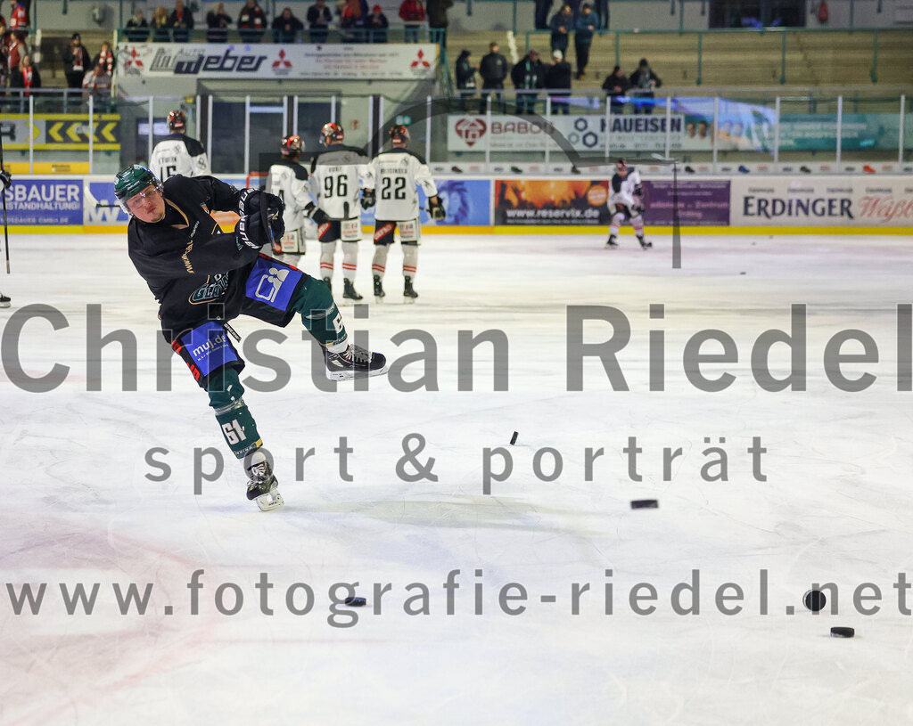2025-12-14_009_TSV_Erding_gegen_ECDC_Memmingen_Indians | Erding, Deutschland, 14.12.2025:Eishockey, Oberliga Süd 2025 / 2026, 26. Spieltag, TSV Erding gegen ECDC Memmingen Indians, Endergebnis: 1:2Foto: Christian Riedel / fotografie-riedel.net