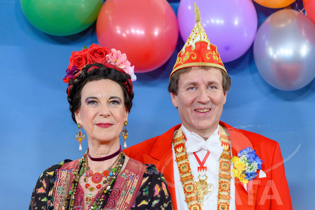 _DWA1549 | Intendantin, Bayerischer Rundfunk
Katja Elisabeth Wildermuth (links) mit Marco Anderlik, Präsident Fastnacht-Verband Franken e.V. bei der TV-Sendung Fastnacht in Franken 2024. Veitshöchheim, 02.02.2024 Bayern Deutschland - Realisiert mit Pictrs.com