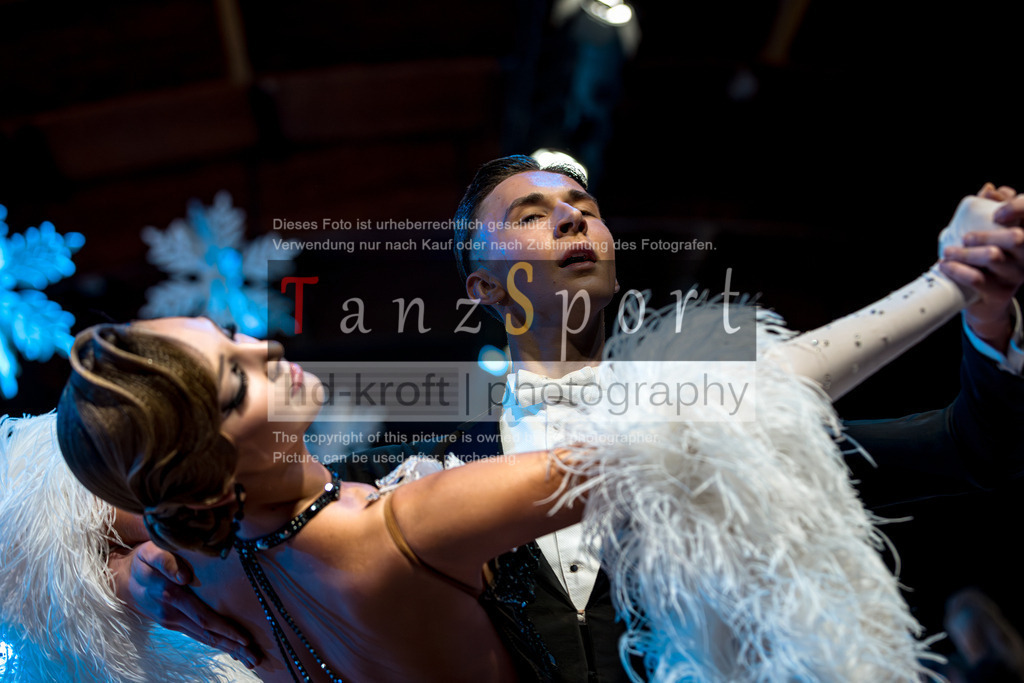 20251214_Baltic-Trophy_2802-2 | Tanzsportbilder, Standardtanz, Lateintanz, WDSF, DTV, LTVB, dancecomp, goc, hessen tanzt, blaues band der spree, walzer, tango, wiener walzer, slowfox, quickstepp, samba, rumba, cha-cha-cha, paso doble. jive, hd-kroft photography, turniertanzsport