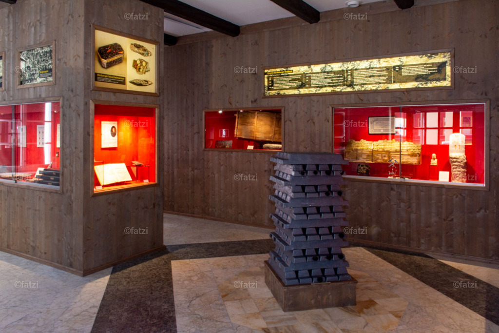 Bergbau-Museum Innen _fatzi_20230908-155402 | Fatzi Bilder-Archiv! 
Die Bilder sind für private Nutzung lizenzfrei. Die kommerzielle Nutzung ist möglich und erwünscht, jedoch bitte ich um vorherige Kontaktaufnahme per E-Mail (info@fatzi.at) oder unter +43 650 7828269 - Realisiert mit Pictrs.com