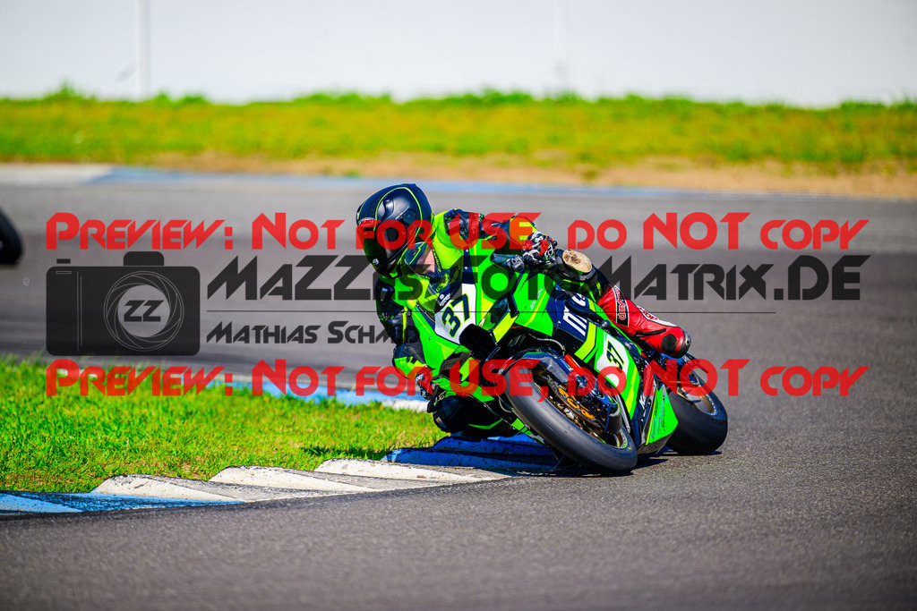 MaZZes_FotoMatrix_240520_6021986_7529 | WEISS