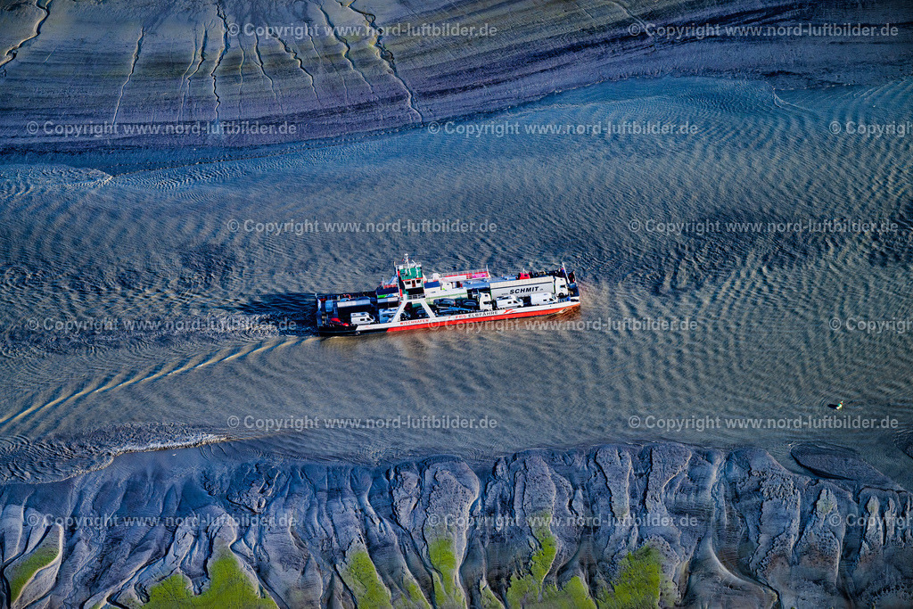 Wischafen_Frs_Elbfähren_ELS_8861300523 | WISCHHAFEN 30.05.2023 Fahrt eines Fähr- Schiffes der " Elbfähre Glückstadt Wischhafen " " Wilhelm Krooss" in Wischhafen im Bundesland Niedersachsen, Deutschland. Weiterführende Informationen bei: FRS Elbfähre Glückstadt Wischhafen GmbH. // Ride a ferry ship " Elbfaehre Wischhafen " in Drochtersen in the state Lower Saxony, Germany. Further information at: FRS Elbfaehre Glueckstadt Wischhafen GmbH. Foto: Martin Elsen