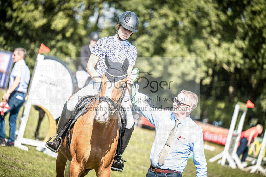 Z63_0053 | Entdecke hochwertige Reitturnierfotos von Foto Oger. Professionell, emotional und authentisch – jetzt Lieblingsmomente im Shop bestellen.Deutschlandweite Turnierfotografie. - Realisiert mit Pictrs.com
