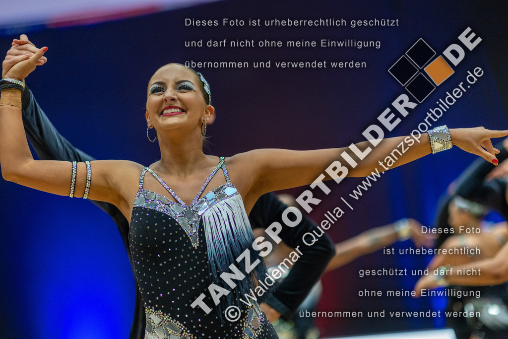 20230115-00620 | Hier finden Sie Tanz Bilder vom Latein und Standard Formationen tanzen. Sportbilder vom Tanzsport. Schöne Fotos und von Weltmeisterschaft, Europameisterschaft, Bundesliga, Regionalliga, Oberliga und Landesliga sowie von GOC Stuttgart, DanceComp, WM Bremen