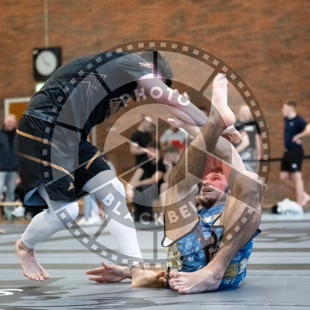 20251129PBB8634 | Fighters compete during the luta livre competition ILLCS XI winter edition on November 29, 2025 in Hannover, Germany.