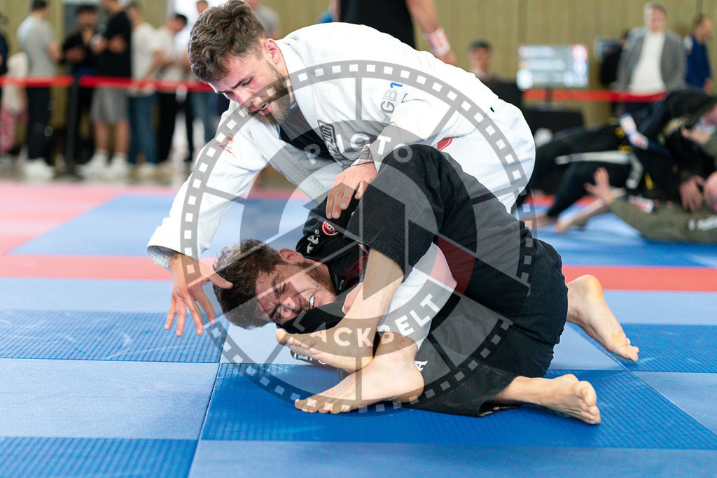 20250510PBB0565 | Athletes compete during the JJLG Berlin Open Jiu-Jitsu Championship on May 10, 2025 in Berlin, Germany. © Chiara Dazi / photoblackbelt