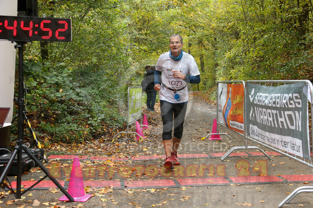 251026_1346_EX1_3960 | Sportfotografie im Rhein-Sieg Kreis, Köln, Bonn, NRW, Rheinland Pfalz, Hessen, etc. Unser Tätigkeitsfeld umfasst den Laufsport vom Volkslauf über den Marathon, Duathlon, Triathon bis zum Ultralauf wie Kölnpfad Ultra oder Schindertrail.