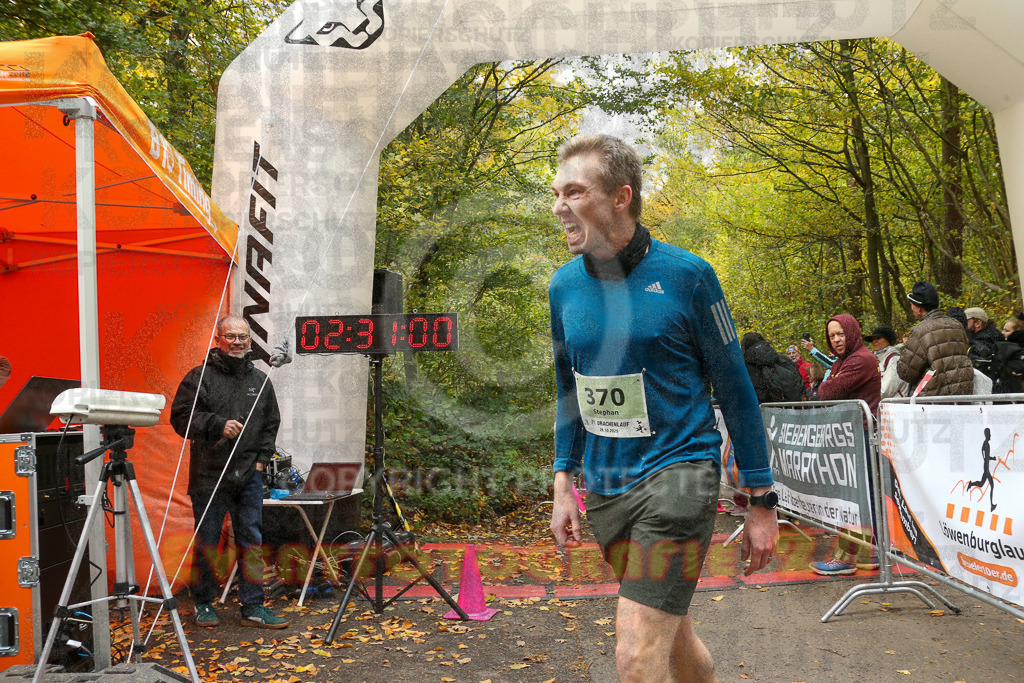 251026_1232_EX1_0628 | Sportfotografie im Rhein-Sieg Kreis, Köln, Bonn, NRW, Rheinland Pfalz, Hessen, etc. Unser Tätigkeitsfeld umfasst den Laufsport vom Volkslauf über den Marathon, Duathlon, Triathon bis zum Ultralauf wie Kölnpfad Ultra oder Schindertrail.