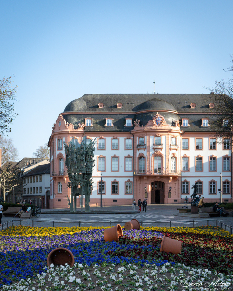 Der Schillerplatz in Mainz mit dem Osteiner Hof | Der Schillerplatz in Mainz mit dem Osteiner Hof