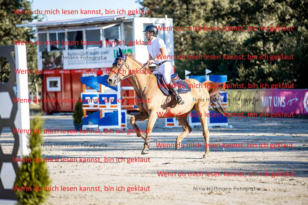BK1A8382 | Turnierbilder Turnierfotos Nina Hüffmann Turnierfotografie Pferdefotografie Tierzeichnung Haustierzeichnung Pferdezeichnung Hundezeichnung Videograf  - Realisiert mit Pictrs.com