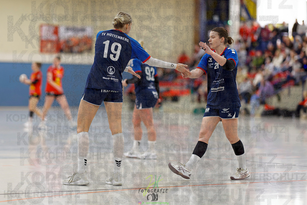 Frauen Regionalliga (HHV); HSG Wettenberg - TV Hüttenberg | Frauen Regionalliga (HHV); HSG Wettenberg - TV Hüttenberg am 06.12.2025 in Launsbach (Wettenberg) (Halle GS Launsbach (Wettenberg))Photo © 2025 - Jörg Heinrich - Realisiert mit Pictrs.com