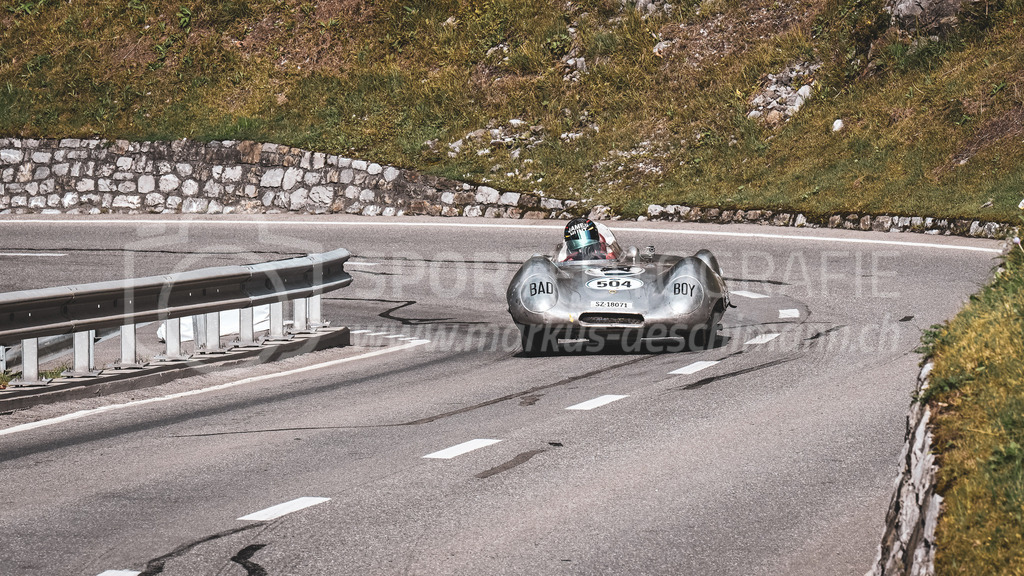 19. Arosa ClassicCar 2023 - 2. September 2023 | 19. Arosa ClassicCar 2023
Arosa, Schweiz
Jörg Markus aus Freienbach mit der Startnummer 504 in einem Lotus 11 Le Mans, Jahrgang 1956, in der Klasse Competition.
@arosaclassiccar, @arosa.official, #arosaclassiccar, #arosa, #76curves, #classiccar
Bild: Sportfotografie Markus Aeschimann | www.markus-aeschimann.ch - Realisiert mit Pictrs.com