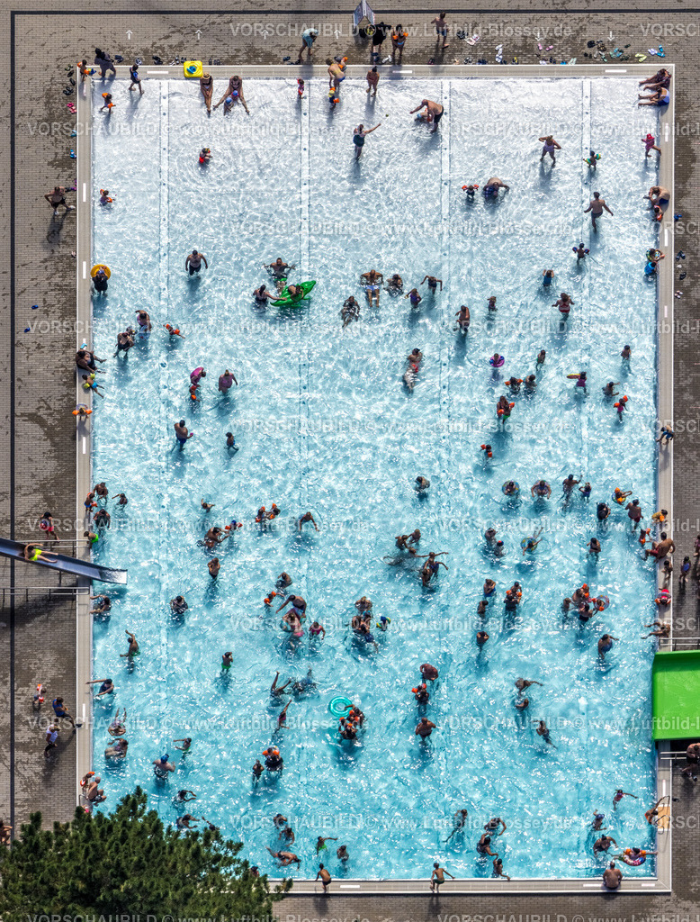 Oberhausen220800521-2 | Luftbild, Revierpark Vonderort, Vonderort Freibad, Schwimmbad und Badegäste, Osterfeld, Oberhausen, Ruhrgebiet, Nordrhein-Westfalen, Deutschland