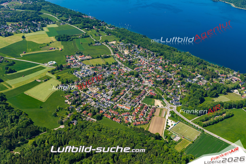 Aktuelles Luftbild von  Berg - Die Luftaufnahme wurde 2021 mittels UL-Flugzeug erstellt ( keine Drohne ) - hochauflösende Kamera-Systeme von  Canon -Beste Qualität - Für grossformatige Ausdrucke geeignet. Die Geschenkidee !