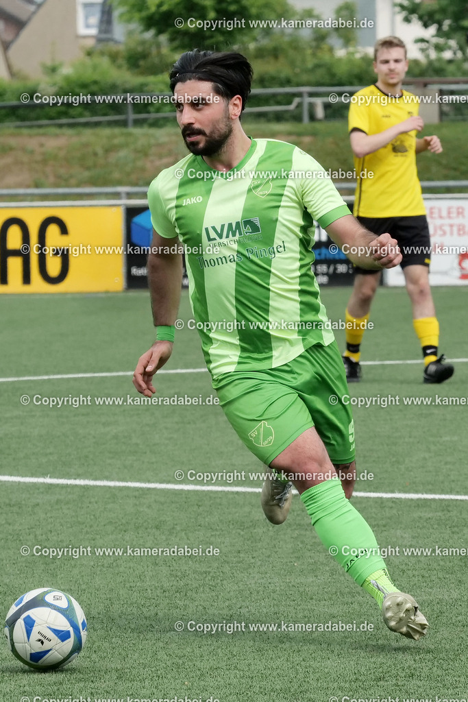 Fußball : Bezirksliga : SV 08/29 Friedrichsfeld - Borusia Veen am 10.05.2026 in Voerde Friedrichsfeld | Fußball : Bezirksliga : SV 08/29 Friedrichsfeld - Borusia Veen am 10.05.2026 in Voerde Friedrichsfeld - Realisiert mit Pictrs.com