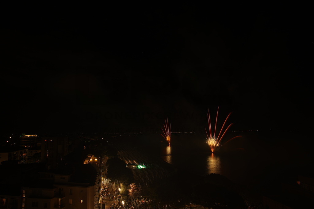 Ferragosto Fireworks in Grado, Italy | GRADO, ITALY, 15.AUG.26 - FIREWORKS - Ferragosto fireworks over the Adriatic Sea in Grado, Italy. Colorful fireworks light up the night sky above the beach, coastline and waterfront during the traditional summer celebration. - Realisiert mit Pictrs.com