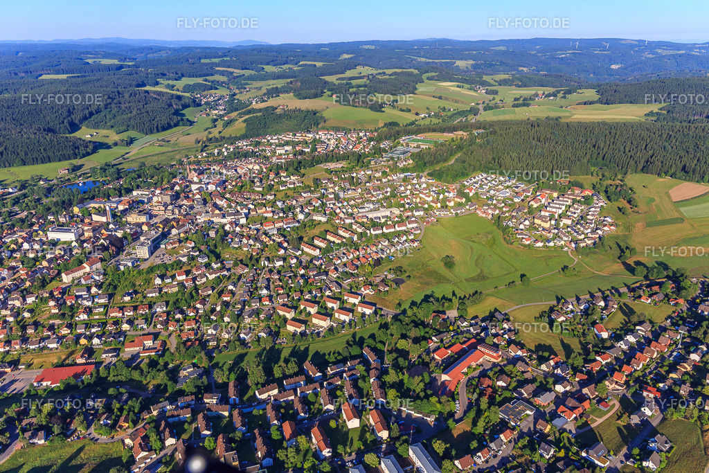 Stadtübersicht von Nordosten | Luftbild: Stadtübersicht von Nordosten im Ortsteil Saint Georgen im Schwarzwald in St. Georgen im Schwarzwald im Bundesland Baden-Württemberg in Deutschland. Foto: IMG_149185.jpg vom 29.06.2025 durch Werner Riehm/FLY-FOTO.de - Realisiert mit Pictrs.com