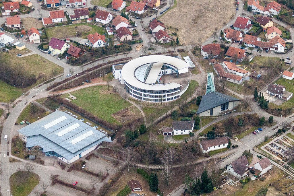 Luftbild: Leopold-Feigenbutz-Realschule im Ortsteil Unterderdingen in Oberderdingen im Bundesland Baden-Württemberg in Deutschland. Foto: IMG_38249.jpg vom 12.03.2011 durch Werner Riehm/FLY-FOTO.de