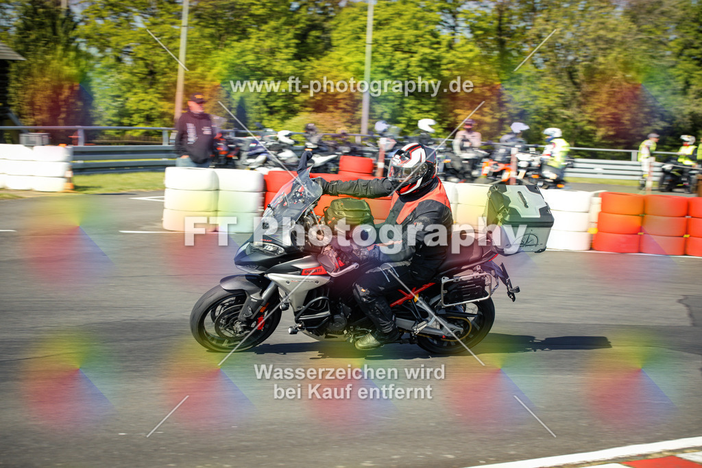 OBK_Mai_Justin_Uwe-10218 | Hier findet Ihr Bilder von Touristenfahrten auf der Nürburgring Nordschleife oder von anderen Veranstaltungen die ich besucht habe. Viel Spass beim Durch Schauen 