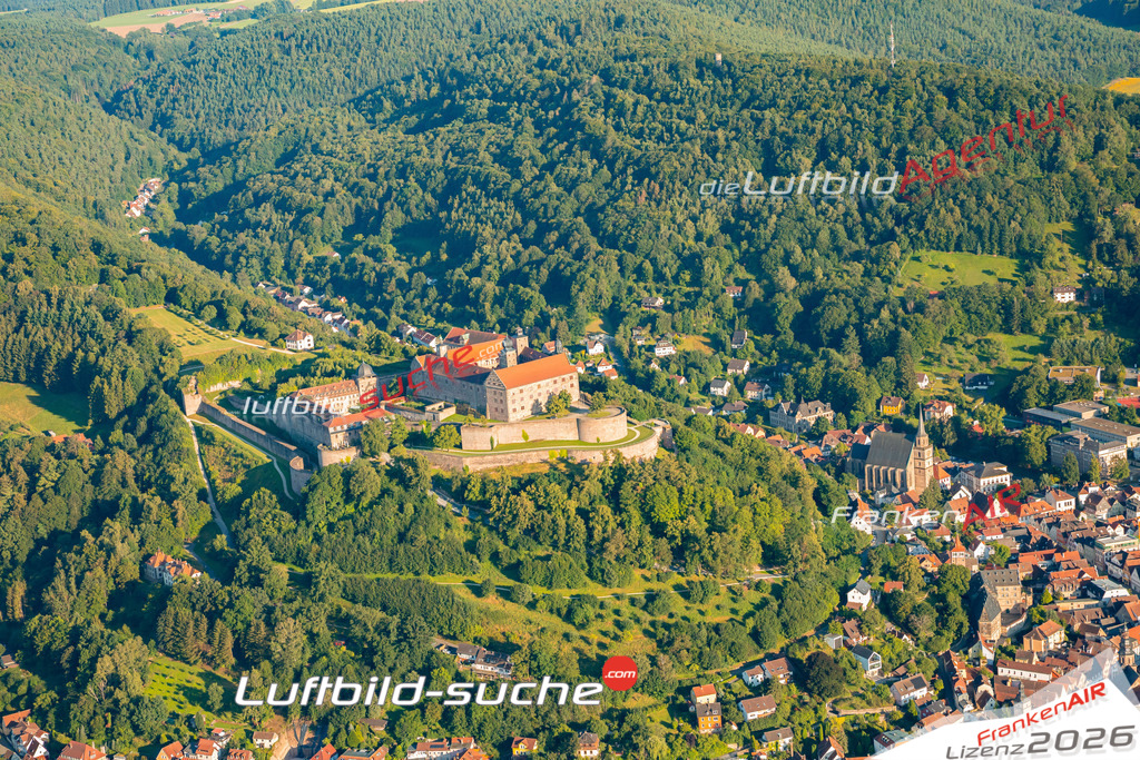 Das Luftbild zeigt :  Kulmbach - Die Luftaufnahme wurde 2024 vom UL-Flugzeug aus erstellt ( keine Drohne ) - Hochauflösende Luftaufnahme - Für grossformatige Ausdrucke geeignet. Die Geschenkidee !Mit Lizenz und Bildrechte bestellbar