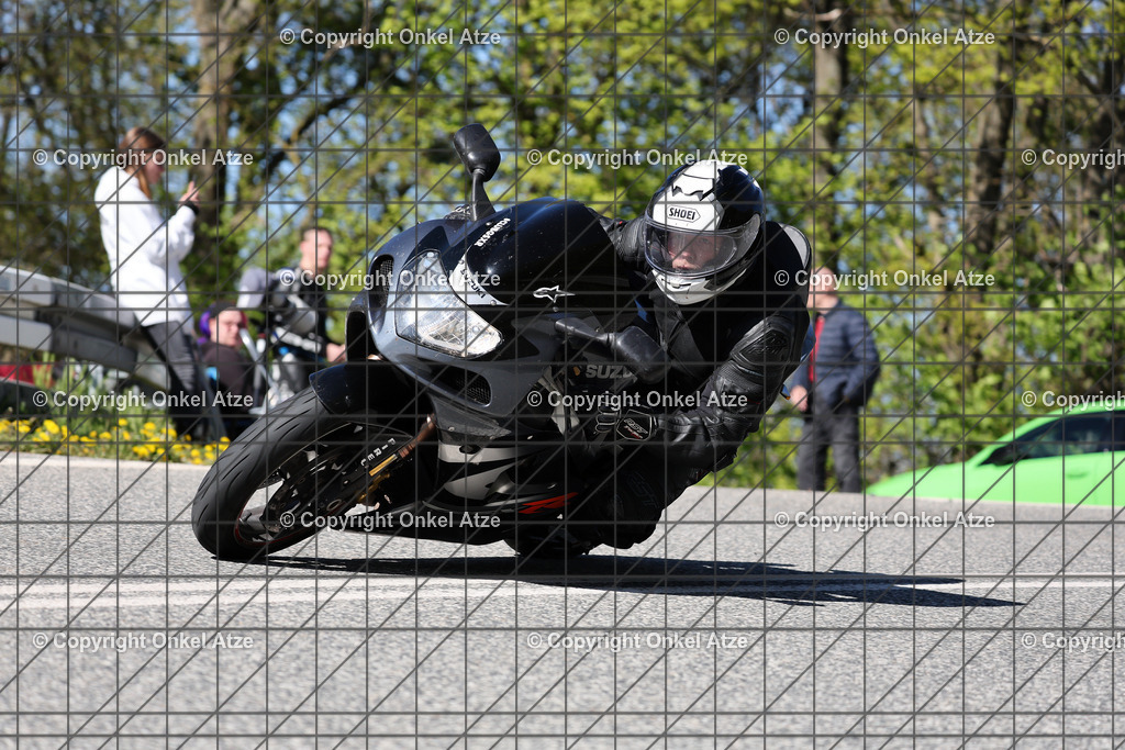 IMG_8435 | Fotograf am Kyffhäuser. Onkel Atze. Kyffhäuser Rennstrecke. Café36. Motorsportfotografie. - Realisiert mit Pictrs.com