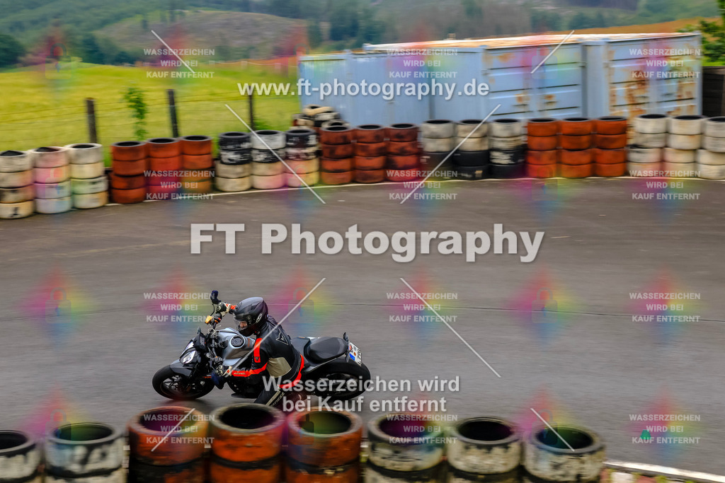 OBK-5875 | Hier findet Ihr Bilder von Touristenfahrten auf der Nürburgring Nordschleife oder von anderen Veranstaltungen die ich besucht habe. Viel Spass beim Durch Schauen 