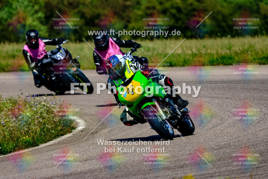 042-3253 | Hier findet Ihr Bilder von Touristenfahrten auf der Nürburgring Nordschleife oder von anderen Veranstaltungen die ich besucht habe. Viel Spass beim Durch Schauen 