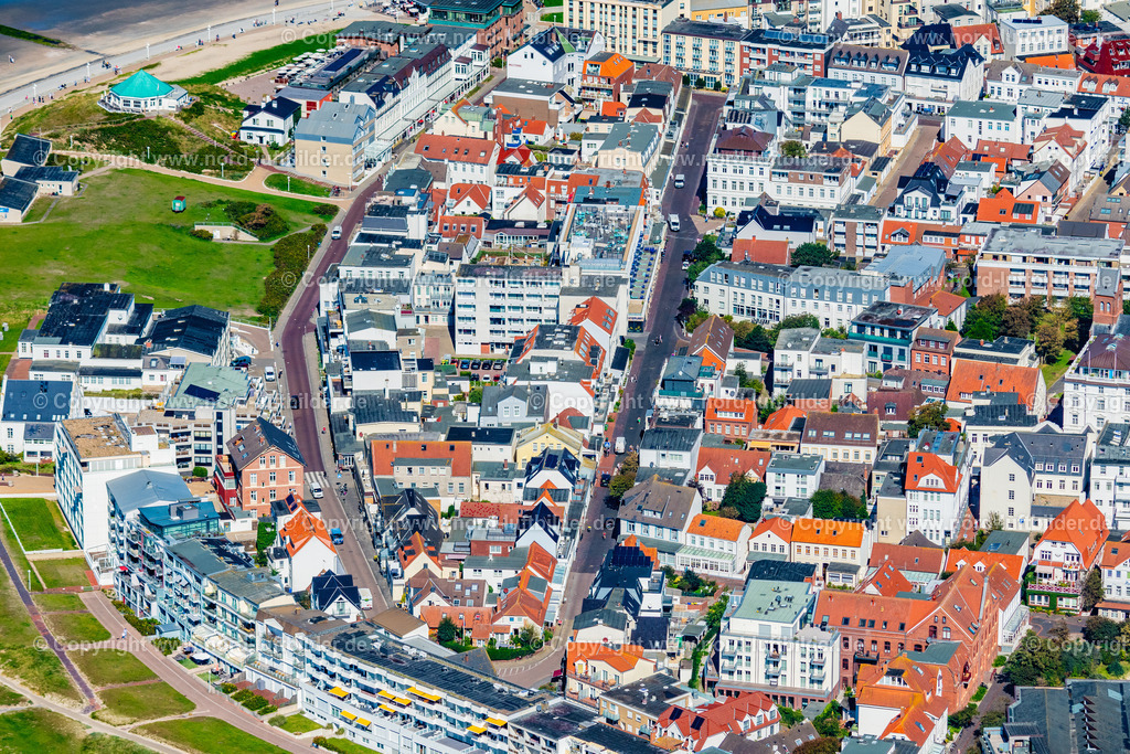 Norderney_Stadtgebiet_Stadtzentrum_ELS_7252050923 | NORDERNEY 05.09.2023 Stadtzentrum im Innenstadtbereich auf der Insel Norderney im Bundesland Niedersachsen, Deutschland. // City center in the inner city area on the island of Norderney in the state of Lower Saxony, Germany. Foto: Martin Elsen