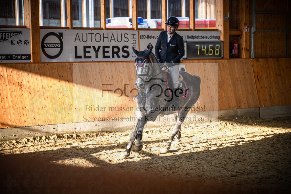 DOS_1477 | Entdecke hochwertige Reitturnierfotos von Foto Oger. Professionell, emotional und authentisch – jetzt Lieblingsmomente im Shop bestellen.Deutschlandweite Turnierfotografie. - Realisiert mit Pictrs.com