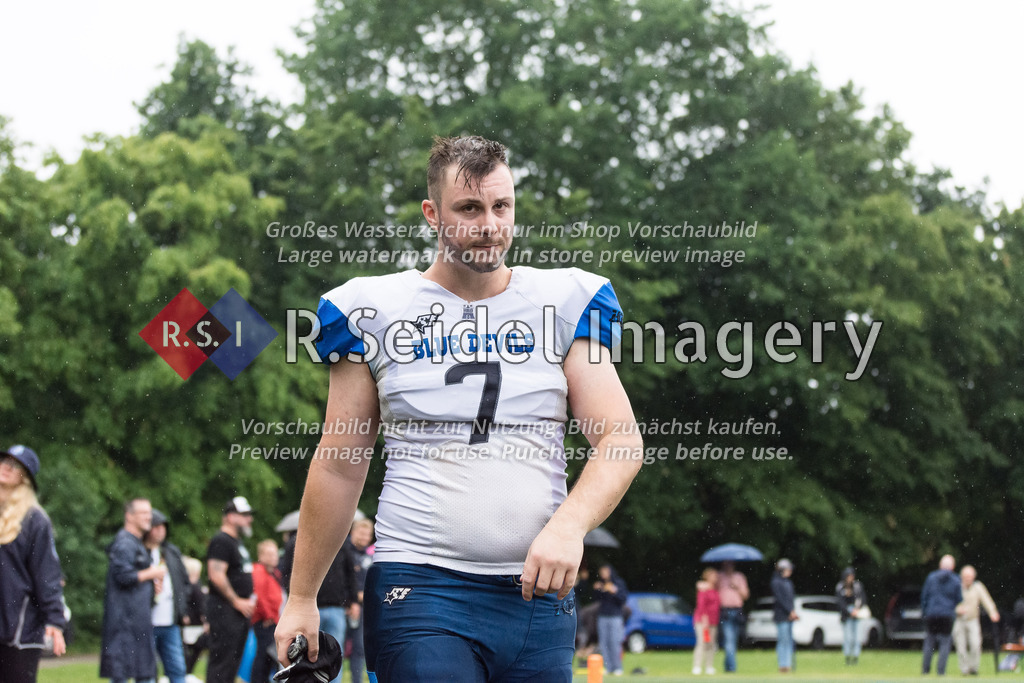 American Football, Saison 2023, Regionalliga Nord, Black Swans - Hamburg Blue Devils, TSG Swans Field, 01.07.2023, 6. Gameweek | Enrico Loreck (#7, Blue Devils, DL)