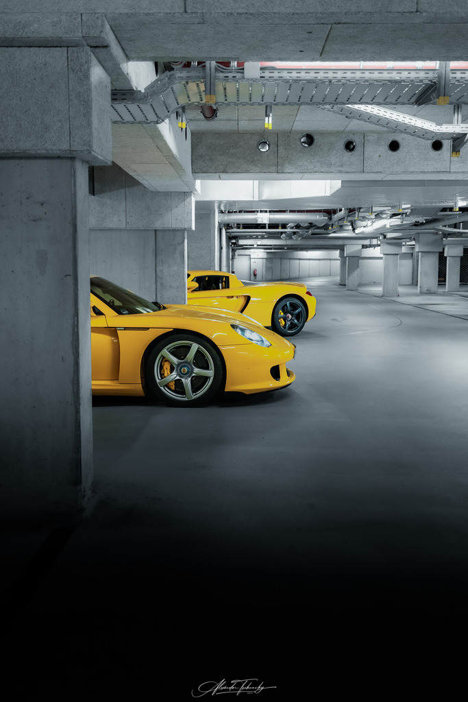Carrera GT Double Trouble | Entdecken Sie die faszinierende Welt von Alexander Tschuncky Arts: Kreative Fotografie, atemberaubende Automobilkunst und hochwertiger Bilderdruck. Lassen Sie sich inspirieren! - Realisiert mit Pictrs.com