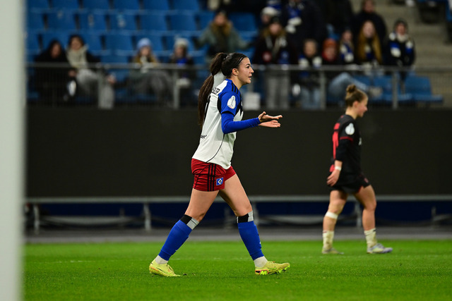 Fußball I Frauen I Saison 2025-2026 I DFB-Pokal I Achtelfinale I Hamburger SV - Bayer 04 Leverkusen I 18621 | Der Sportfotograf. - Realisiert mit Pictrs.com
