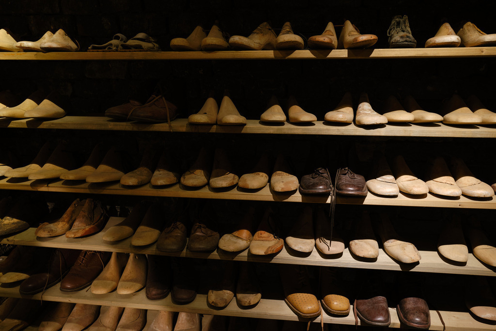 Scheer Maßschuhe | WIen, Austria - May 09, 2025; Scheer Maßschuhe in der Bräunerstrasse, Wien. - Realisiert mit Pictrs.com