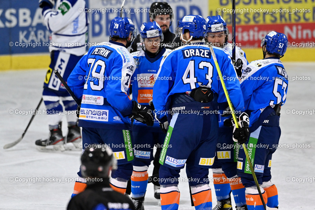 ESC SPARKASSE STEINDORF vs. UECR Huben  | #43 Oraze Martin ESC Steindorf, Jubel ESC Steindorf Mannschaft, #92 Ratz Patrick ESC Steindorf, #79 Petrik Benjamin ESC Steindorf, #57 Wilfan Franz ESC Steindorf,  ESC SPARKASSE STEINDORF vs. UECR Huben , ESC SPARKASSE STEINDORF vs. UECR Huben  am 06.02.2026 in Steindorf (Ossiachersee Halle), Austria, (Photo by Bernd Stefan)