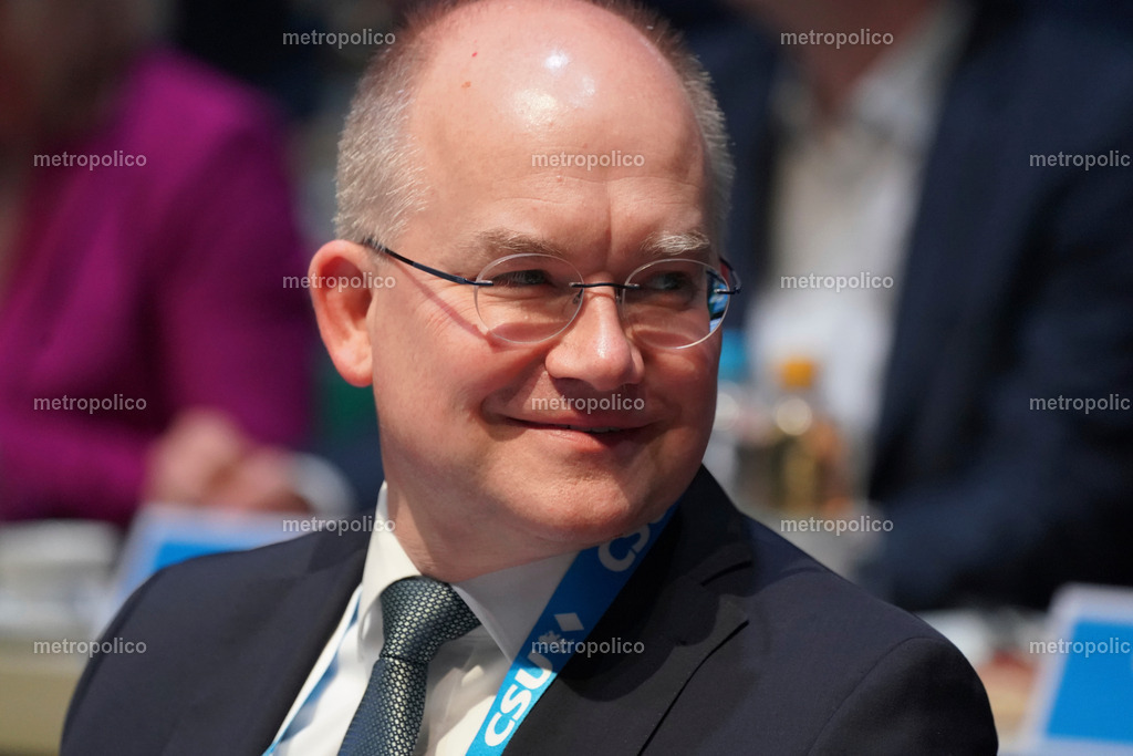 Sebastian Brehm | Metropolico