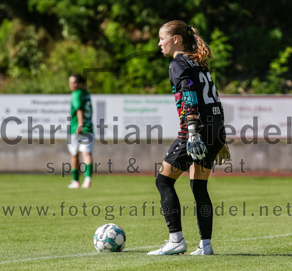 2023-09-16_003_FC_Forstern_gegen_VfL_Sindelfingen_Ladies_I | Forstern, Deutschland, 16.09.2023:
Fußball, B-Juniorinnen-Bundesliga Süd 2023 / 2024, 2. Spieltag, FC Forstern gegen VfL Sindelfingen Ladies I, Endergebnis: 4:1

Torfrau Hannah Eifler (FC Forstern, #22)

Foto: Christian Riedel / fotografie-riedel.net