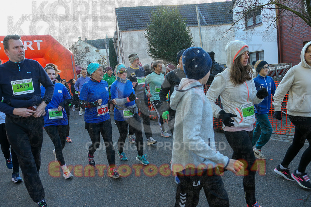 241201_1026_EX1_8195 | Sportfotografie im Rhein-Sieg Kreis, Köln, Bonn, NRW, Rheinland Pfalz, Hessen, etc. Unser Tätigkeitsfeld umfasst den Laufsport vom Volkslauf über den Marathon, Duathlon, Triathon bis zum Ultralauf wie Kölnpfad Ultra oder Schindertrail.
