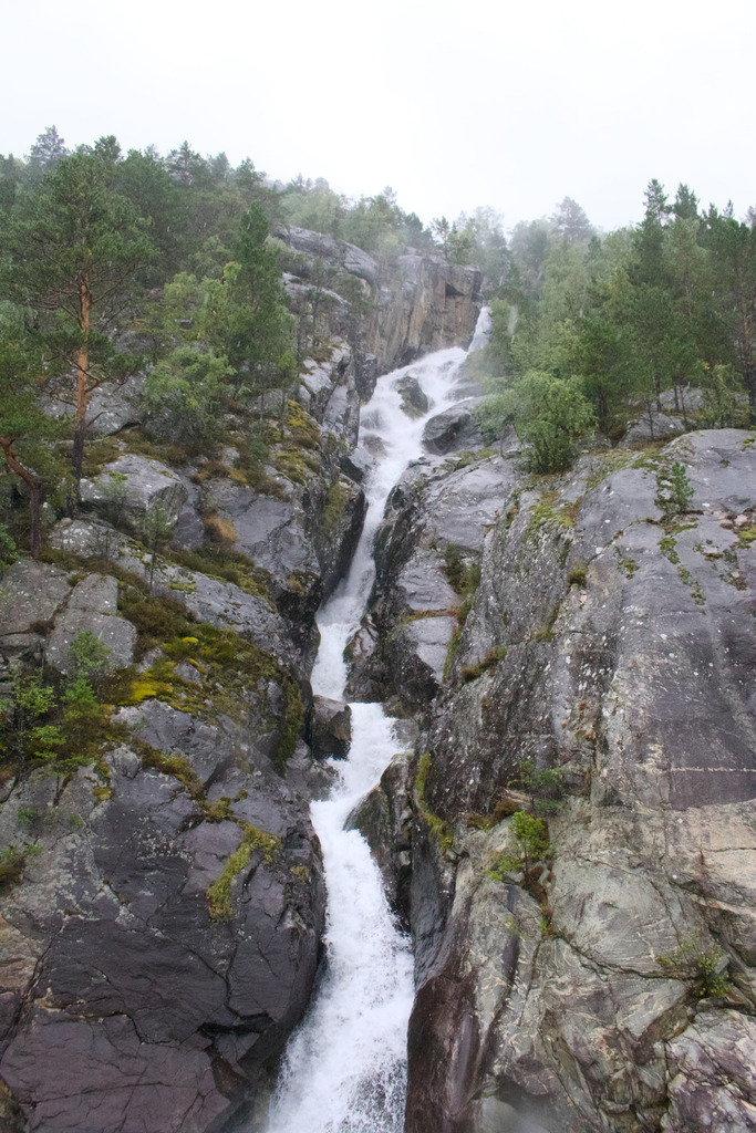 Kleiner Wasserfall | Landschaftsbilder-MV - Realisiert mit Pictrs.com