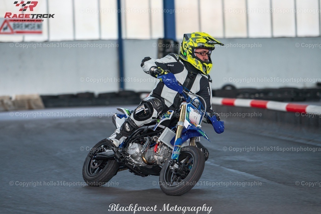 30_03_25racetrck.1016-5 | Sportfotografie , Motorsport, Motoross, Reitsport, Mointainbike, Enduro,
Landschaft , Outdoor, Eventfotografie, Landschaft, Bilder online bestellen - Realisiert mit Pictrs.com