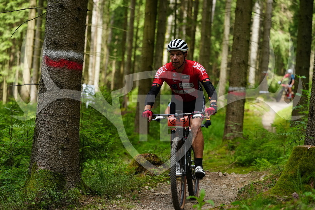 FC100467 | Fotogalerie der Treibjagd im Dunkelwald - Dein MTB Etappenrennen im Erzgebirge - Realisiert mit Pictrs.com