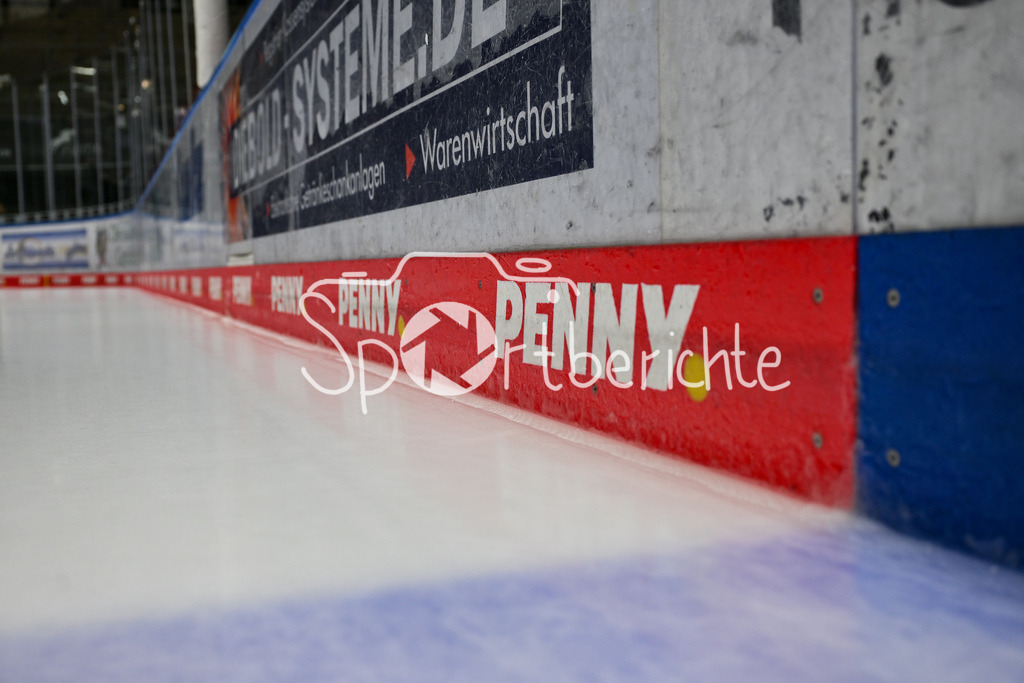 Augsburger Panther - ERC Ingolstadt | Die Kickleisten im Curt Frenzel Stadion in Augsburg / Symbolbild / PENNY / PENNY DEL / DEL: Augsburger Panther - ERC Ingolstadt, Curt Frenzel Stadion am 26.01.2025