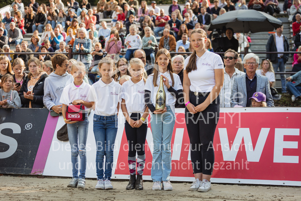 220911_OWLCh_GroßerPreis-561 | Deine schönsten Turniermomente als professionelle Fotos! Entdecke hochwertige Pferdesport-Fotografie im Online-Shop. Jetzt Fotos finden & bestellen!