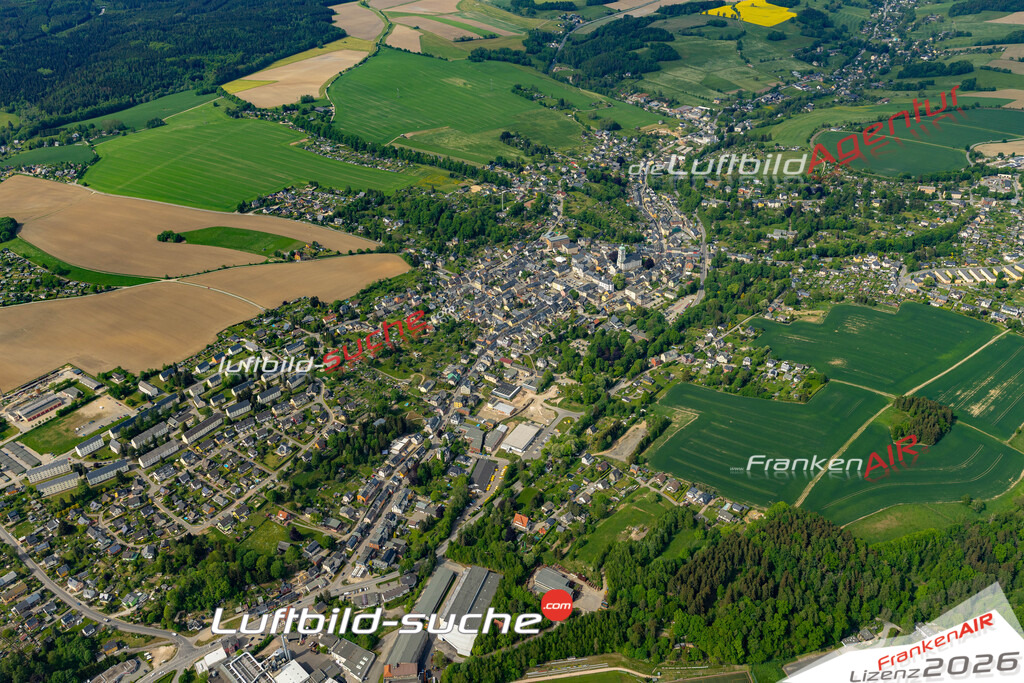 Das Luftbild der Stadt Lößnitz wurde 2022 vom Flugzeug heraus erstellt (keine Drohnen-Aufnahmen) Aufnahmehöhe ca.450 Meter- hohe Bildauflösung und Druck-Qualität. Garantiert!