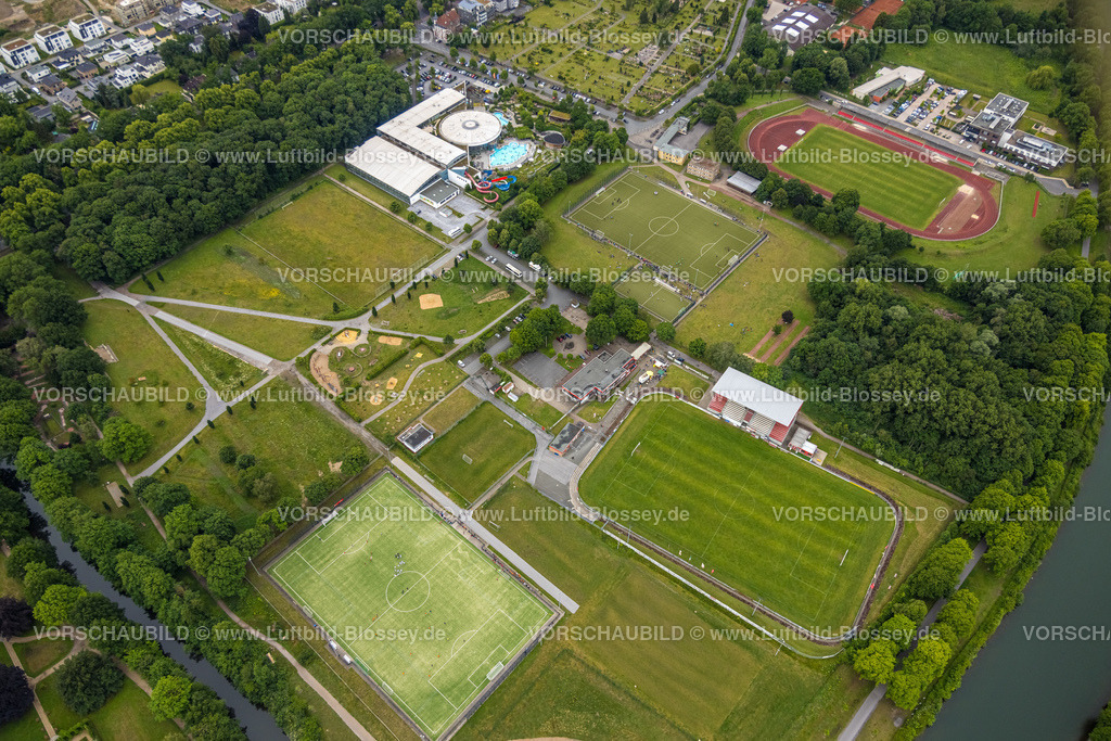 Hamm220604246 | Luftbild, Sportplatz im Sportzentrum Ost, Maximare Erlebnistherme, Mitte, Hamm, Ruhrgebiet, Nordrhein-Westfalen, Deutschland