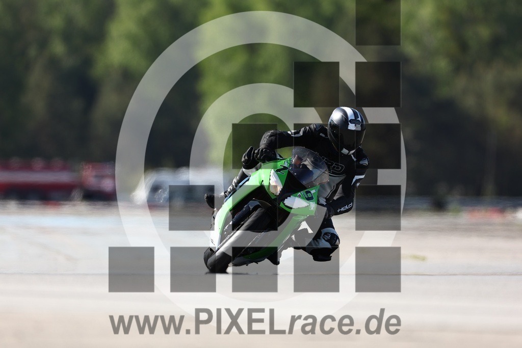 0029-20240512_05672 | Schöne Erinnerungen an spannende Momente - das festzuhalten ist unser Job. PIXELrace.de ist seit 2003 auf den Rennstrecken Europas unterwegs um die Action draußen beim Fahren und die wunderbare Stimmung imm Fahrerlager für euch einzufangen.