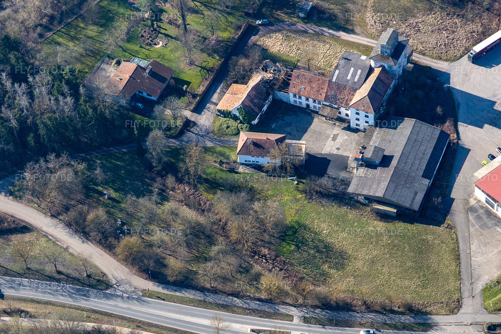 Luftbild: Alte Mühle am Klingbach in Herxheim bei Landau im Bundesland Rheinland-Pfalz in Deutschland. Foto: IMG_125765.jpg vom 02.03.2021 durch Werner Riehm/FLY-FOTO.de