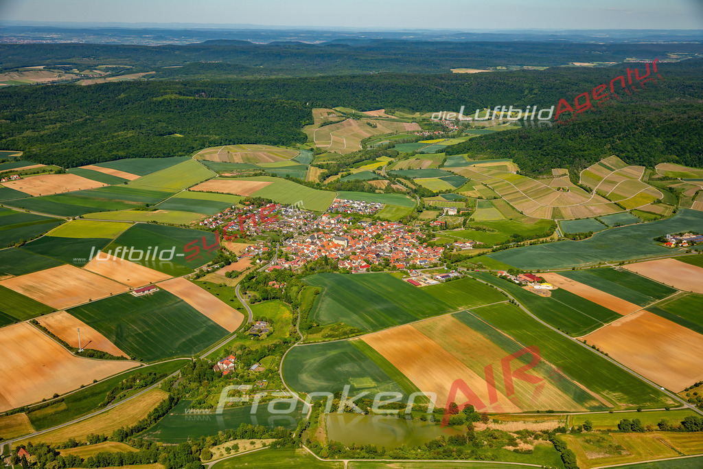 oberschwarzach-deko-wandbild-1266-jahr-2025 | Luftaufnahme der Stadt Oberschwarzach - Die Luftaufnahme wurde 2025 vom UL-Flugzeug heraus erstellt ( keine Drohne ) - Hochauflösende Luftaufnahme - für professionelle Ausdrucke geeignet. Die Geschenkidee !Mit Lizenz und Bildrechte bestellbar